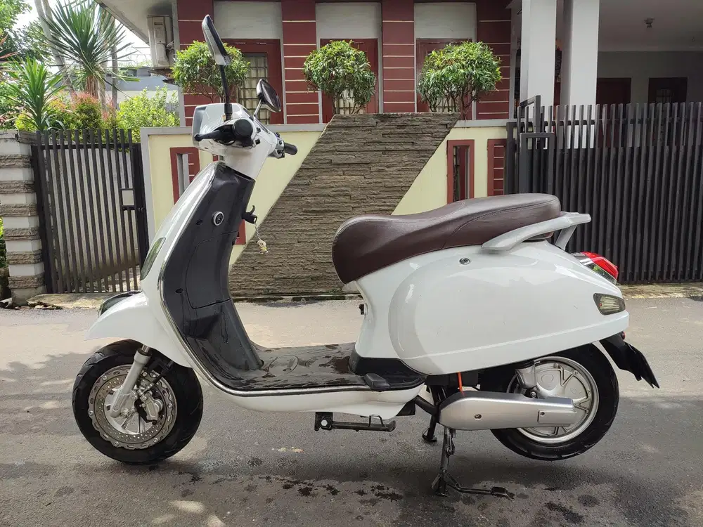 DIJUAL MOTOR LISTRIK UWINFLY T3 TAHUN 2022