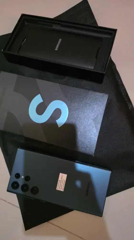 Samsung 22 ultra 12 / 256 GB ( green )