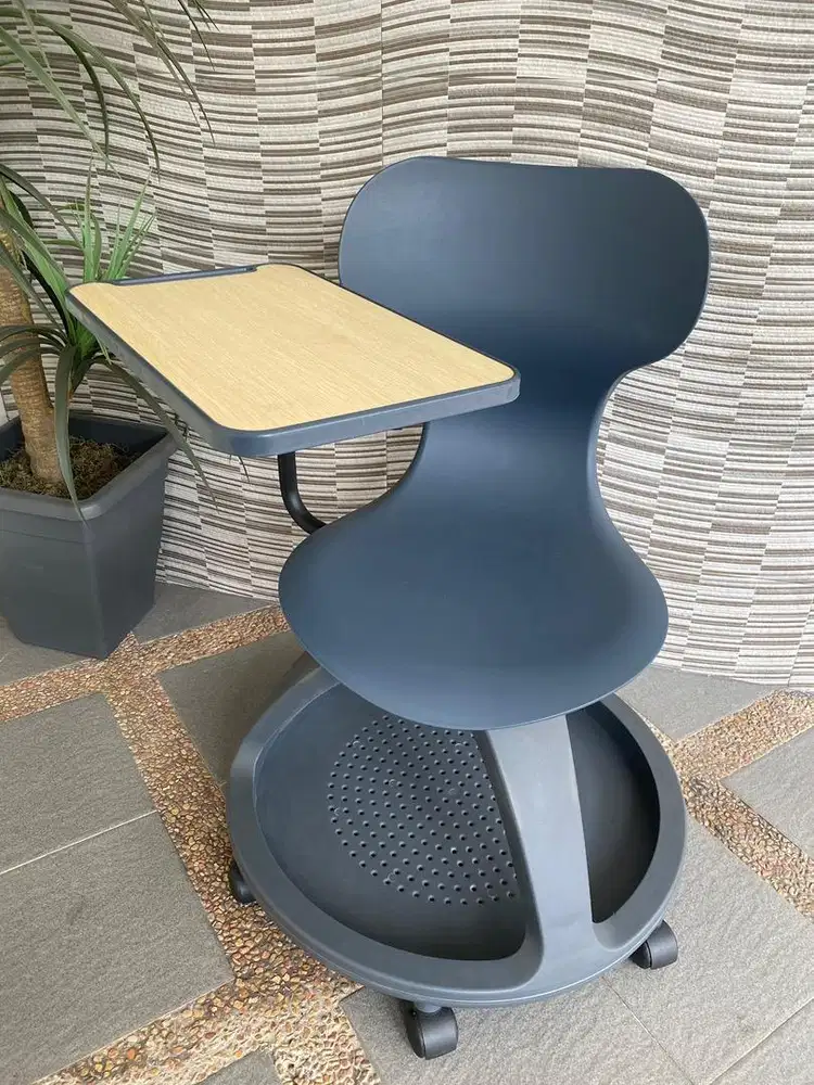 INFORMA Kursi Serbaguna