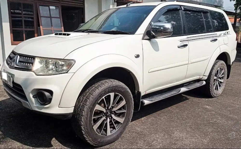 Mitsubishi Pajero Sport 2.5E Exceed 2x4 A/T Tahun 2014