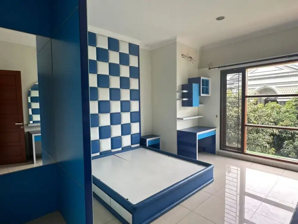 DIJUAL RUMAH TOWN HOUSE PINISI INDAH PIK