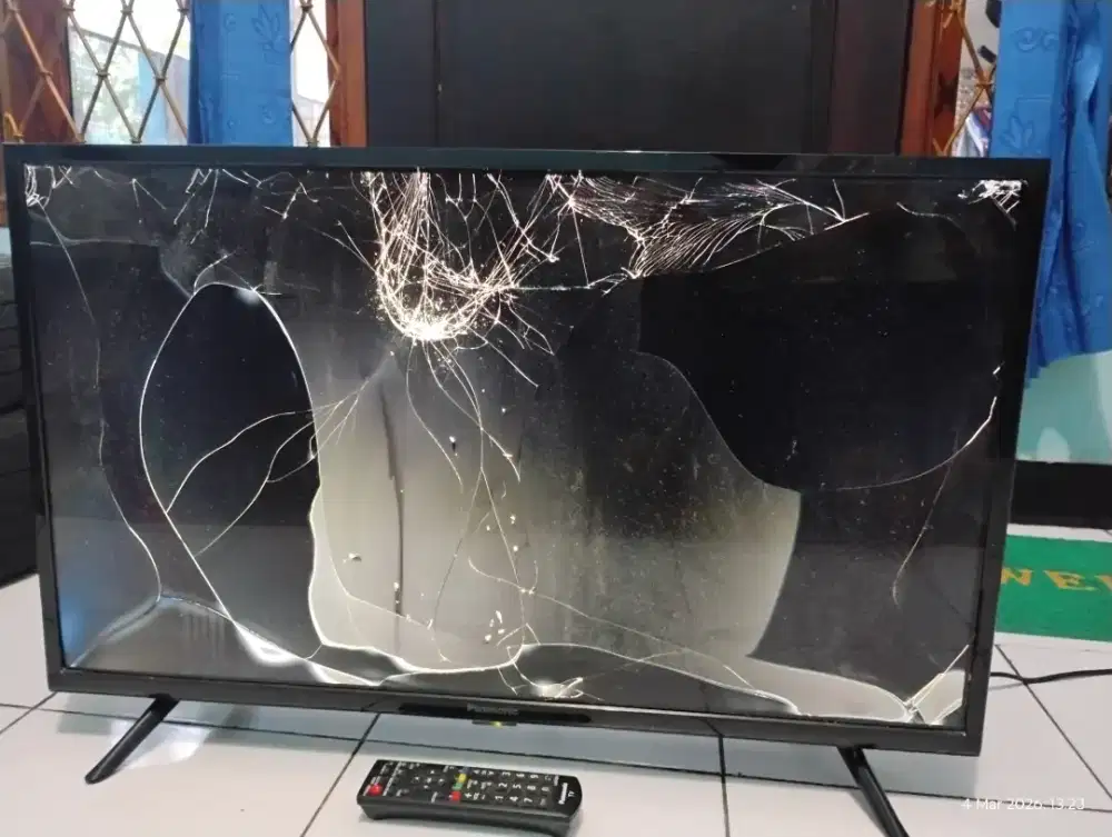 LED Monitor TV Analog Panasonic TH-32F302G 32inch