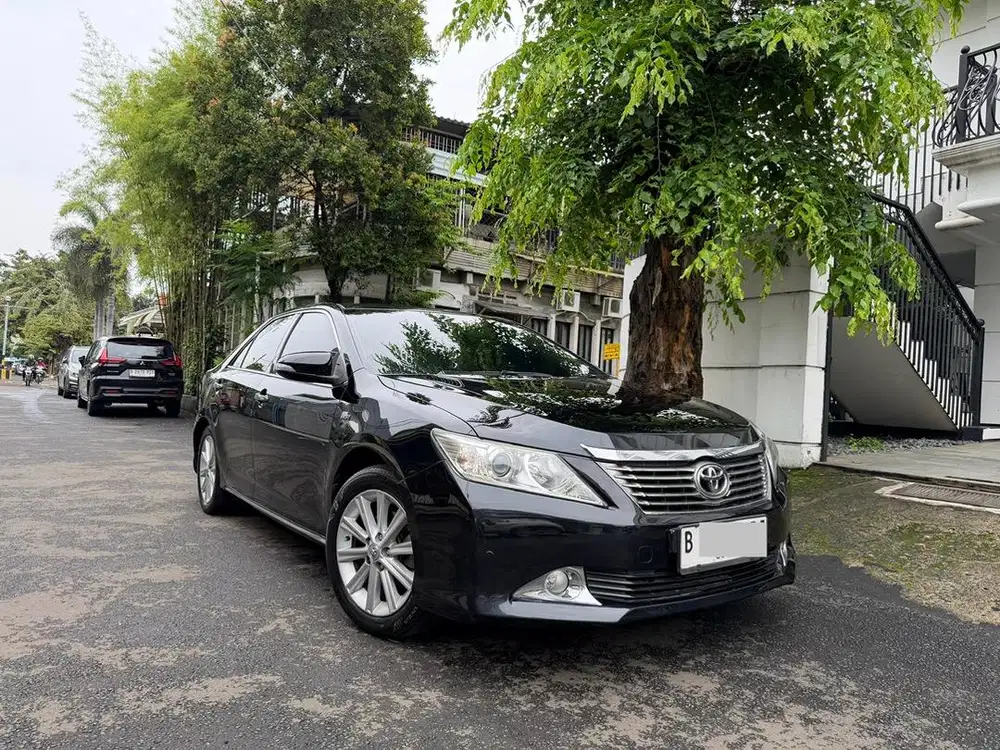 Camry V 2014 AT