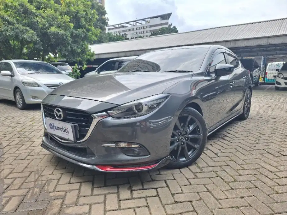 DP Rendah  15JT Mazda 3 2.0 Skyactive-G Hatchback Bensin-AT 2019 Abu
