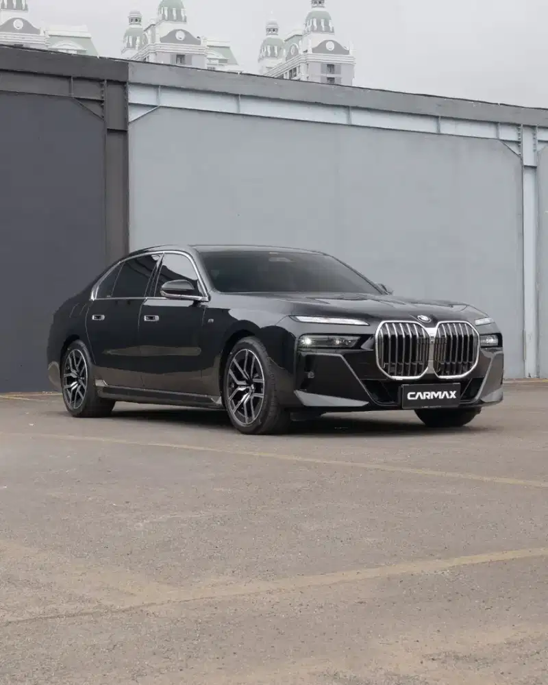 BMW 735i G70 M Sport NIK 2023 Hitam