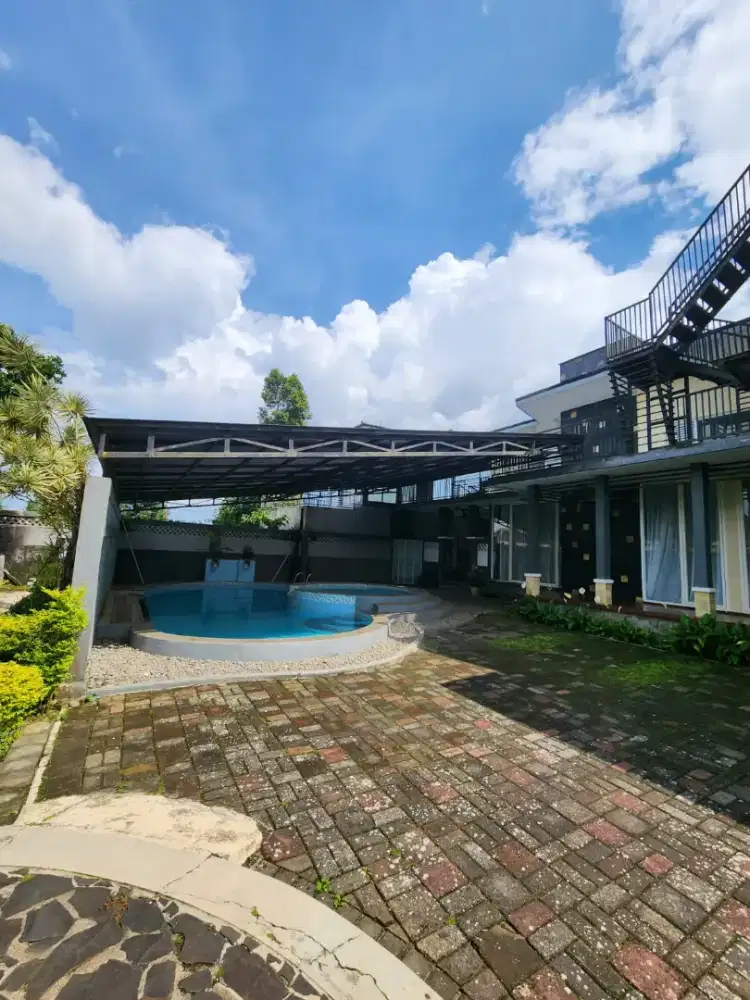 VILLA MINIMALIS LUAS SEBELAH ISTANA CIPANAS