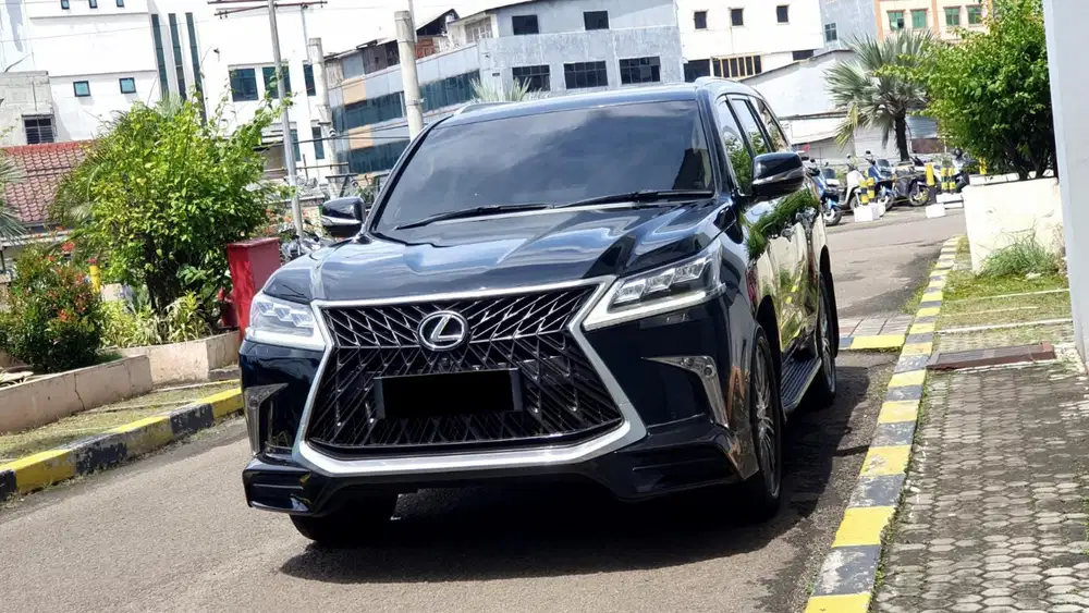 Km40rb lexus lx570 sport 2016 hitam