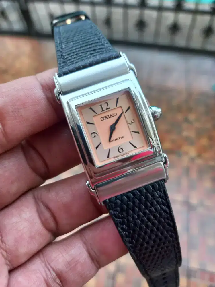 RARE Seiko Kinetic Tank Salmon dial