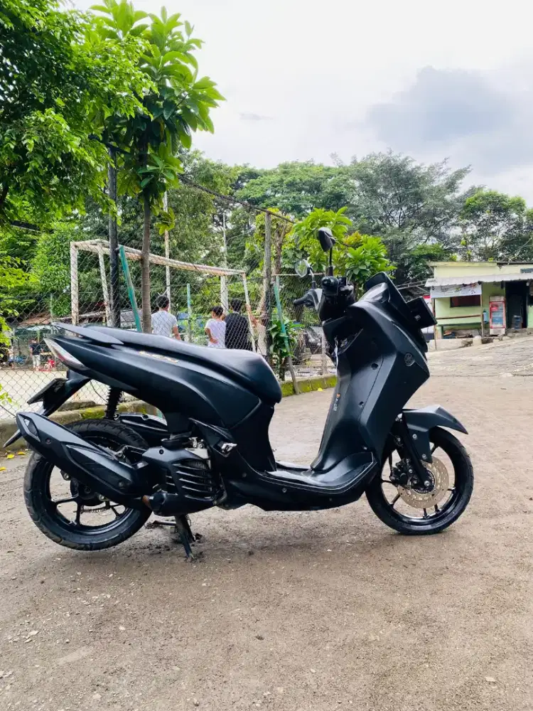 Yamaha Lexi 125cc std bluecore fi Tahun 2021