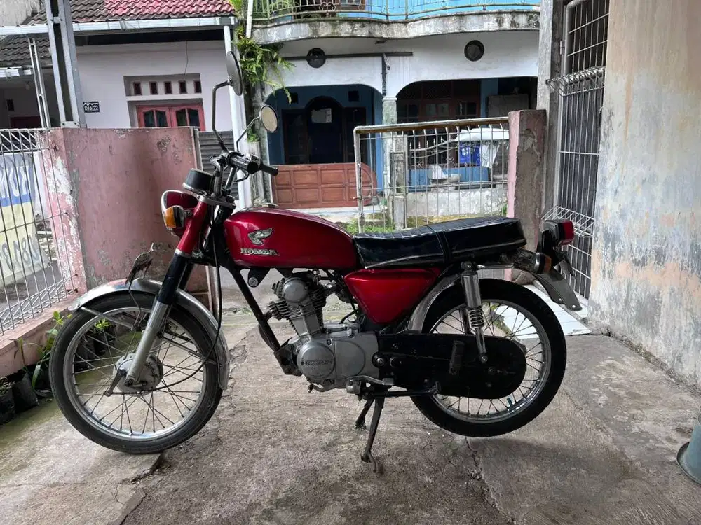 honda cb100 gelatik 1973