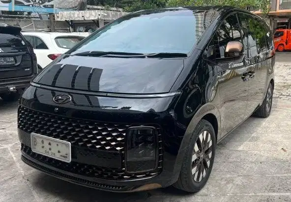 HYUNDAI STARIA 2023 2.2 SIGNATURE 7  SOLAR 8AT LIKE NEW HARGA CASH