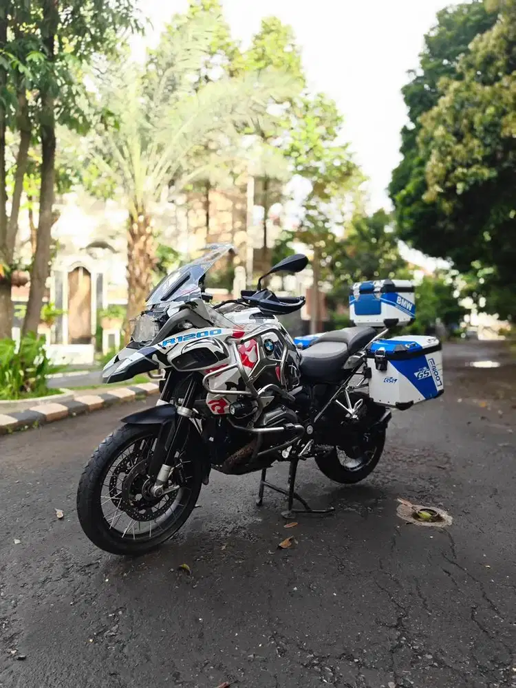 BMW GS K51 R1200 Full Paper