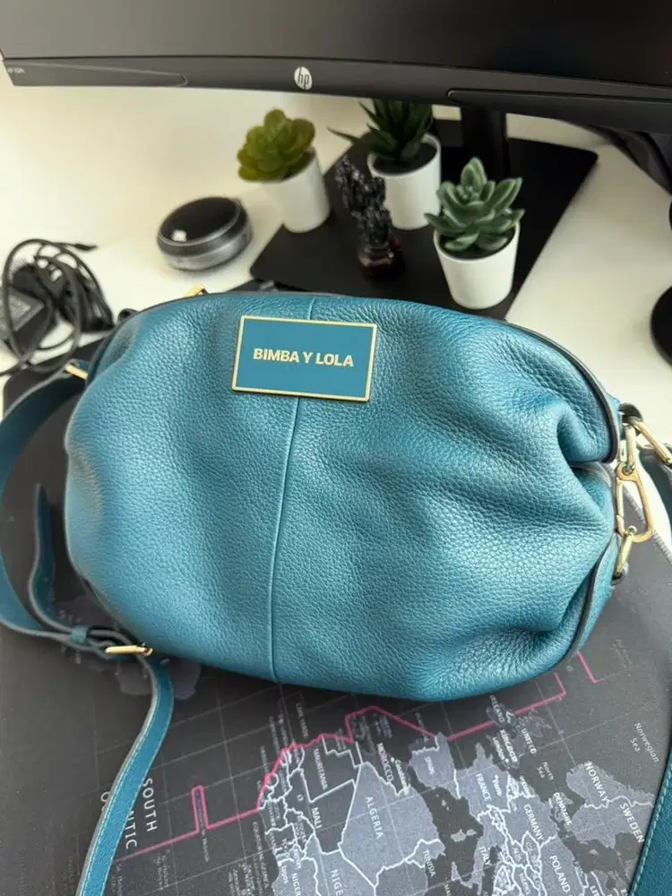 Bimba Y Lola sling leather