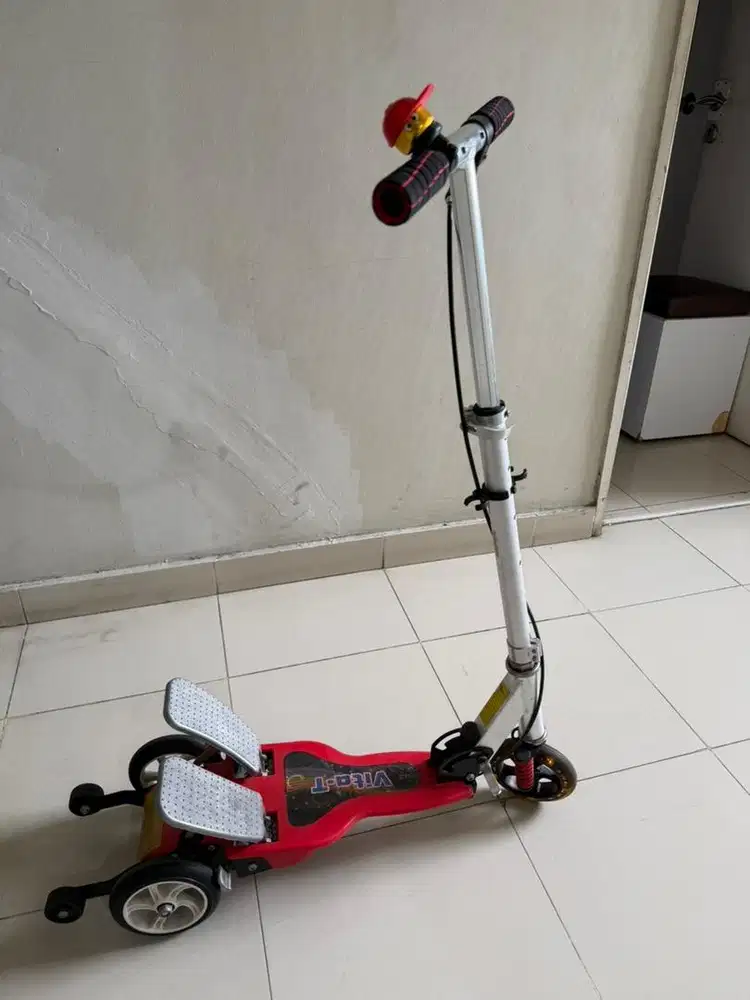 Sekuter Pedal / kayuh merk Vita T