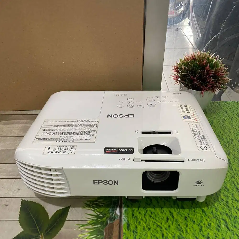 Epson EB-S400 3200 Lumens SVGA(800x600) 3LCD Technology Ratio 15.000:1