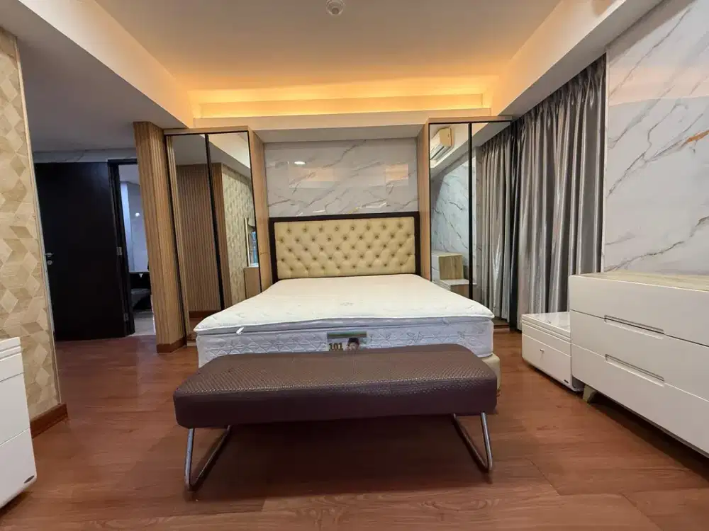 Apartemen Dijual/Disewa Kelapa Gading di The Royale Springhill Bouvardia Tower Sangat Luas dengan Private Lift