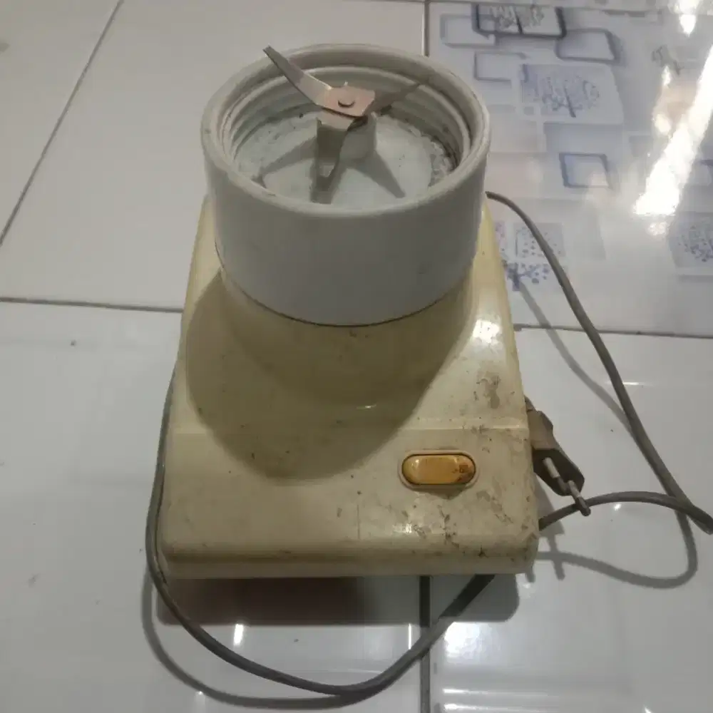 Blender Miyako bekas