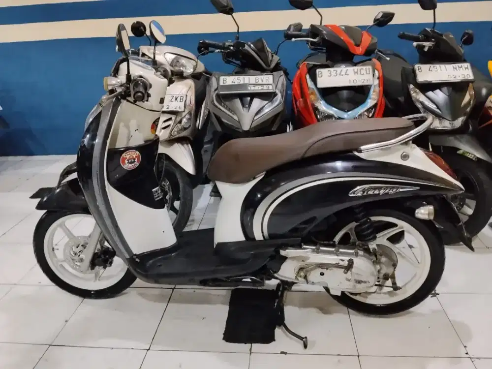 DI JUAL Honda Scoopy karbu 2011