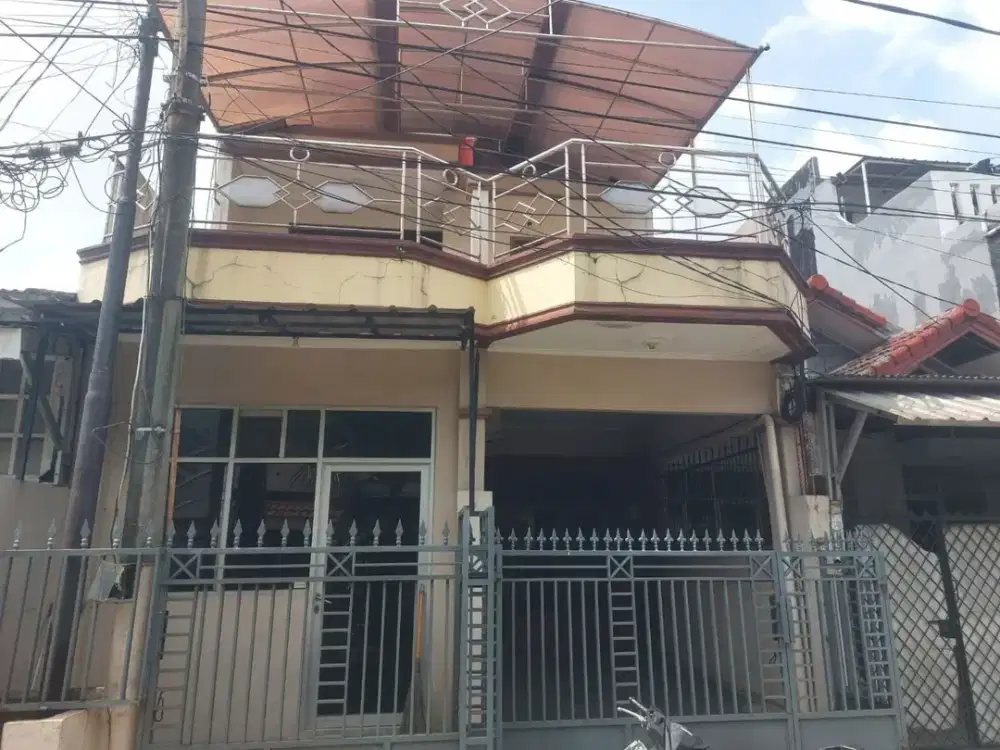 Dijual Rumah 2 Lantai di Taman Harapan Baru