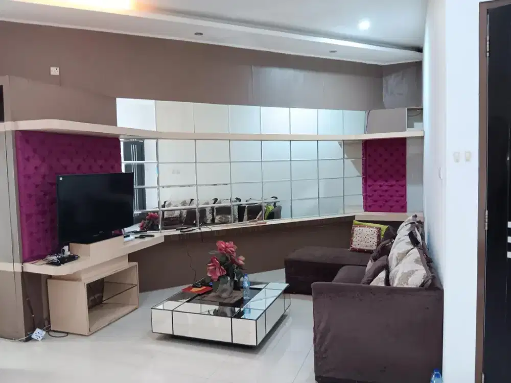 RUMAH BAGUS MINIMALIS MODERN 2 LANTAI DEKAT TOL, UNIVERSITAS SIAP HUNI DI SUTAMI BANDUNG