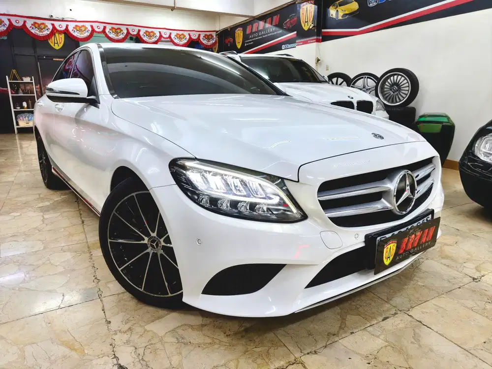 KM30RB MERCEDES BENZ C200 EQ BOOST ECOBOOST 2019 PUTIH