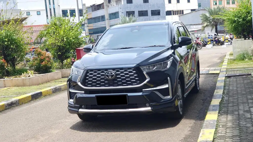 Toyota kijang innova zenix q hybrid modelista tss 2023 biru sunroof