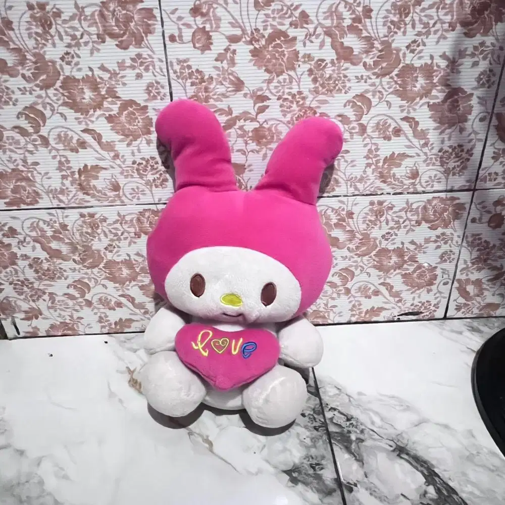Boneka serba 10.000
