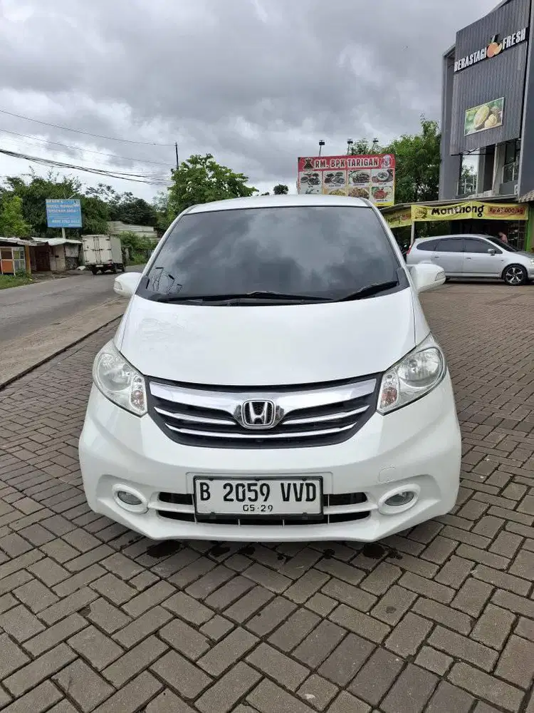 Honda freed PSD acara double 2013