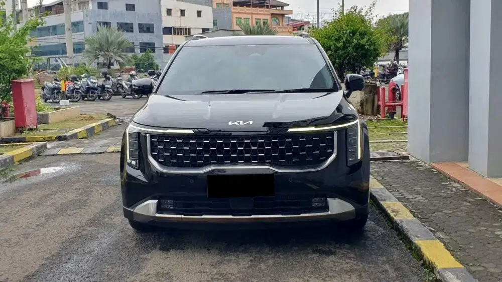Kia Grand Carnival Premiere 2.2 Diesel 7 Seat 2024 hitam km.32rb