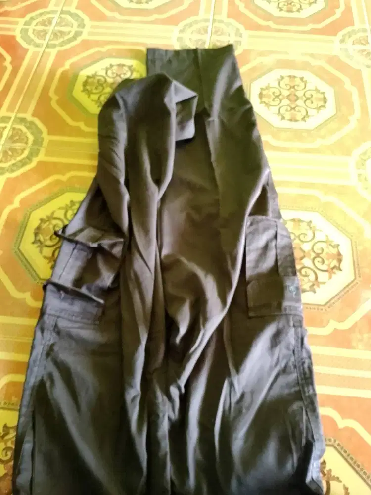 Celana kempol kanaja. (18 tahun)