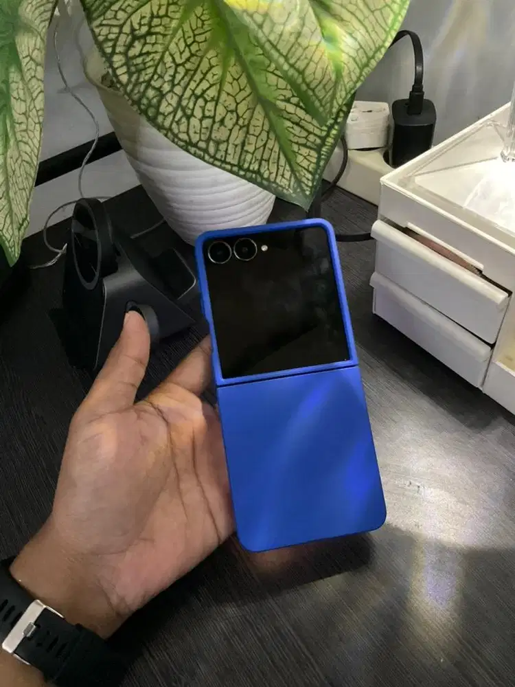 Samsung Galaxy Z Flip 7 12/256 Blue Shadow (Baru 6 hari pake)