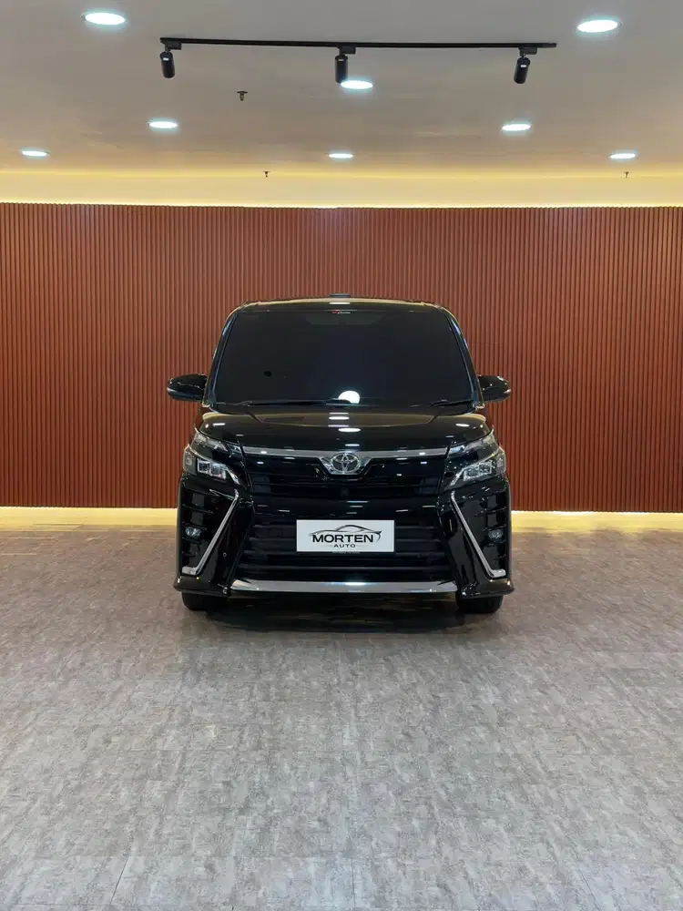 Toyota Voxy 2.0 AT 2019 odo 50 Ribuan