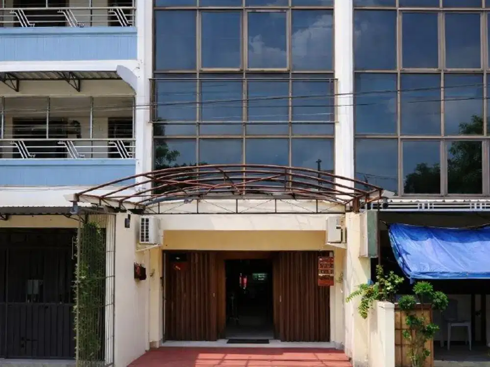 Ruko Baratajaya  Strategis