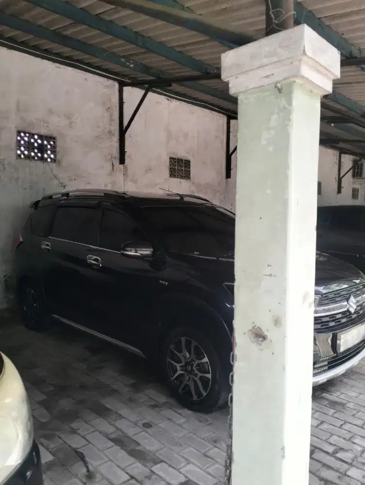 Suzuki XL7( Sering dikaitkan sebagai versi SUV dari Ertiga)