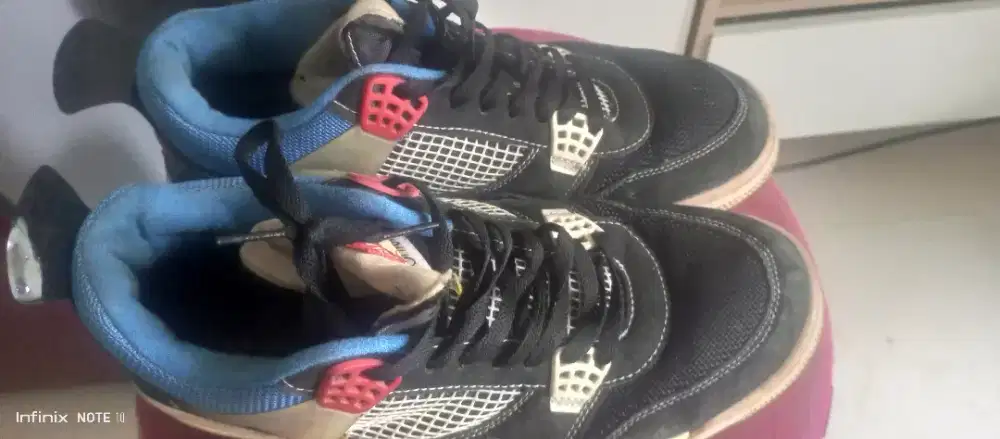 Di jual sepatu second