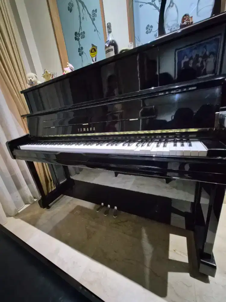 Piano yamaha U1J PE