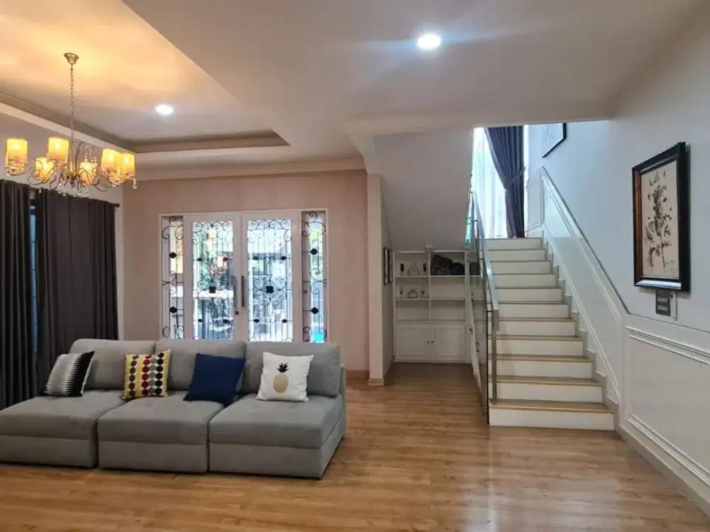 Jual Rumah Mewah Hoek Bangunan Mandiri DI BSD