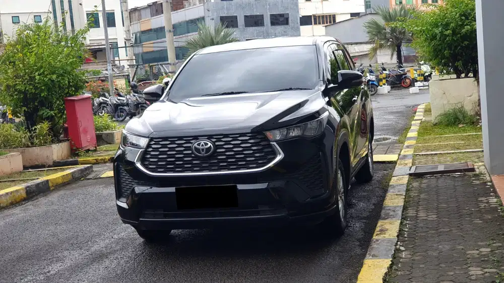 Km 8rb toyota zenix g hybrid cvt 2024 hitam pajak panjang