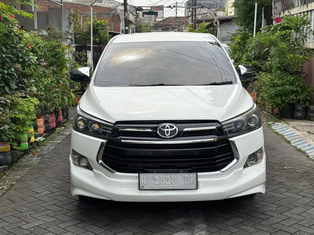 TOYOTA INNOVA VENTURER 2.4 DIESEL 2017 MATIC PAJAK 9/2026 DP MINIM GAS