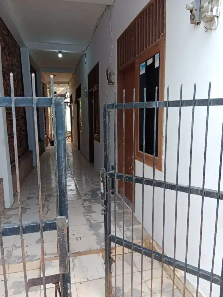 Jual cepat tanpa perantara ,Rumah tinggal + kontrakan 4 Petak