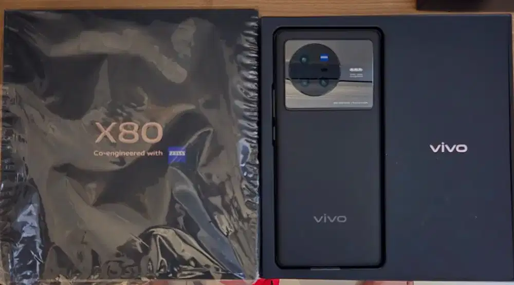 vivo X80 like new