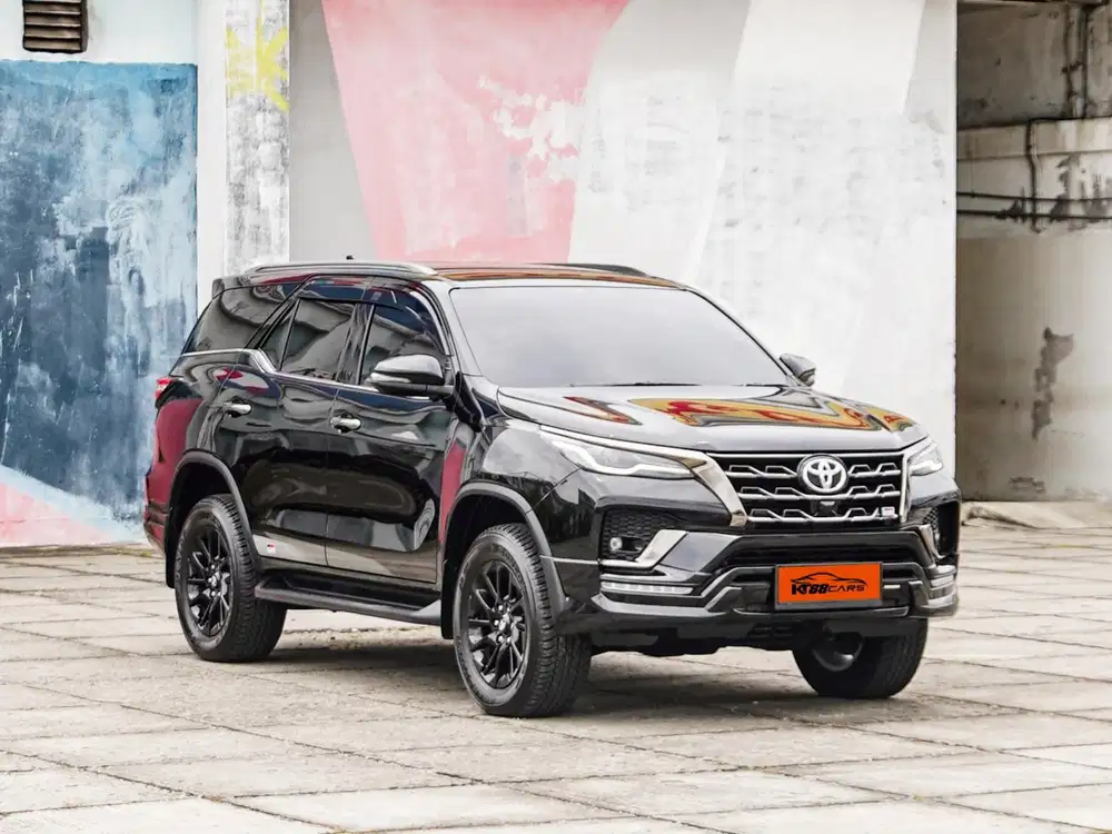 Fortuner 2.8 GR AT 2022  hitam