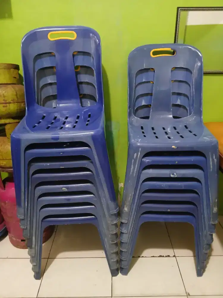 Kursi untuk warung makan