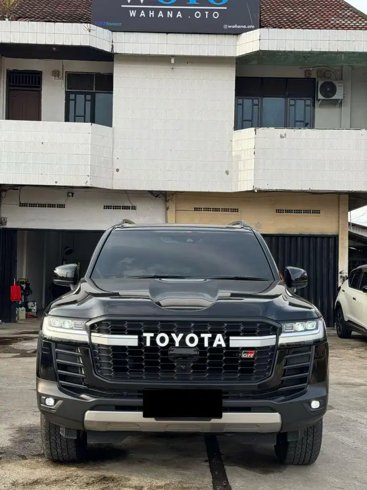 [ KM 10 RB ] TOYOTA Land Cruiser 300 GR Sport 2023