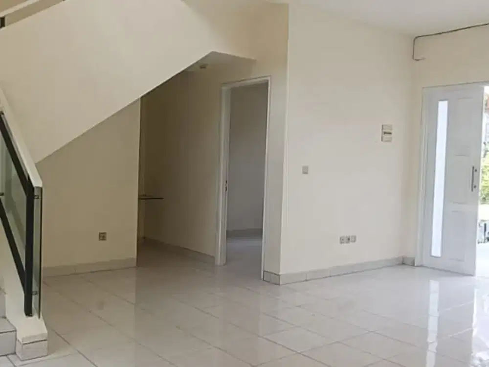 DISEWAKAN RUMAH CLUSTER FLUORITE GADING SERPONG