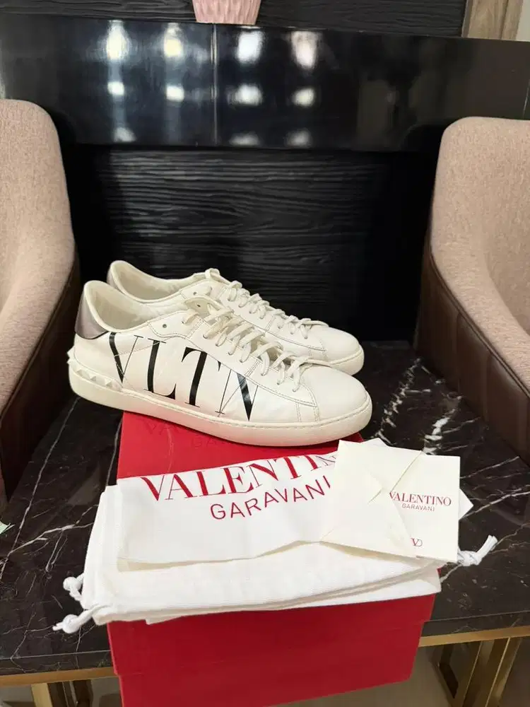 Valentino authentic!