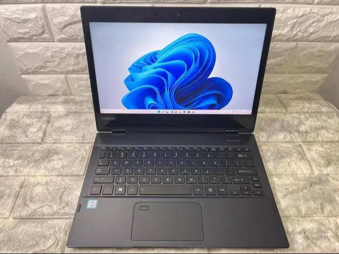 Laptop Toshiba Portege X20W 2IN1 i5 gen8 8gb ssd 256 touchscreen *RWS
