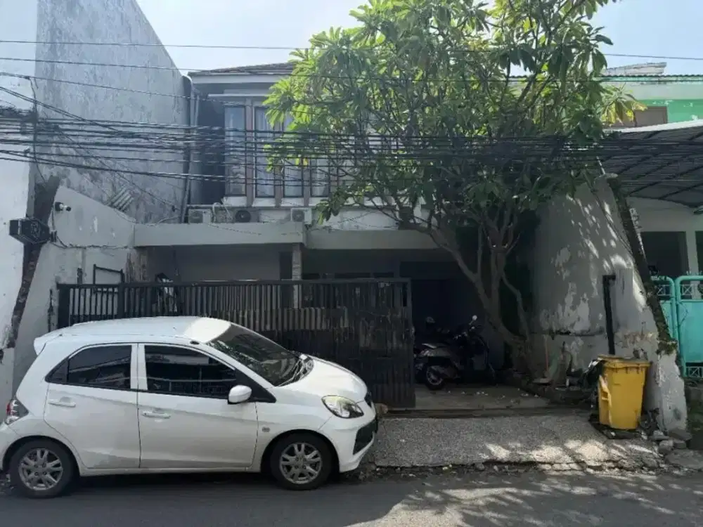 Rumah Manyar Terawat Siap Pakai Cocok Kantor Strategis Dekat Tengah Kota