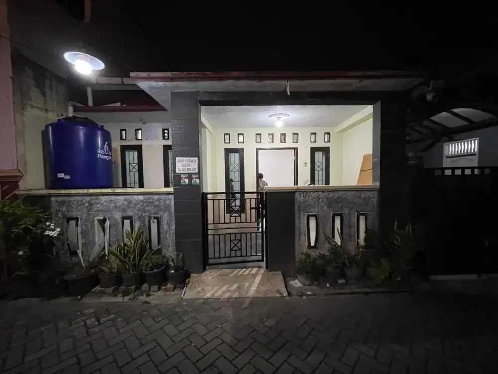 Rumah 2 Lantai Siap Huni Dekat Pasar Modern Mutiara Karawaci