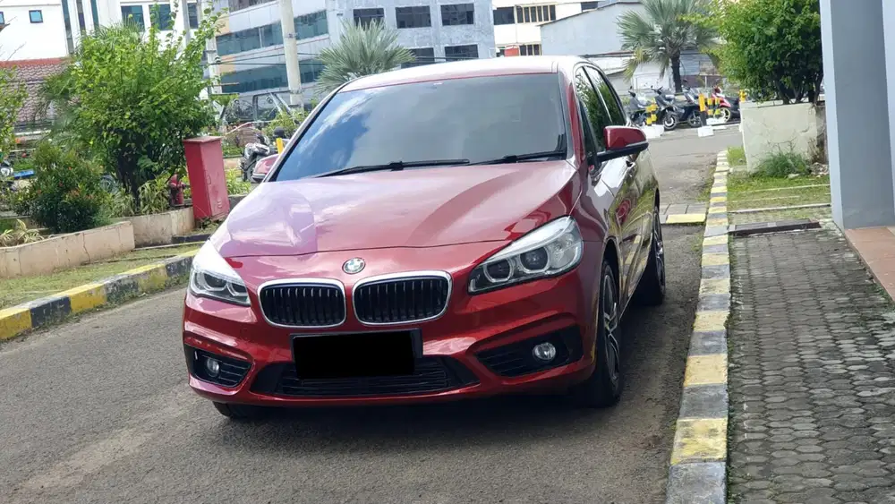 Km 5rb bmw 218i active tourer 2015 merah